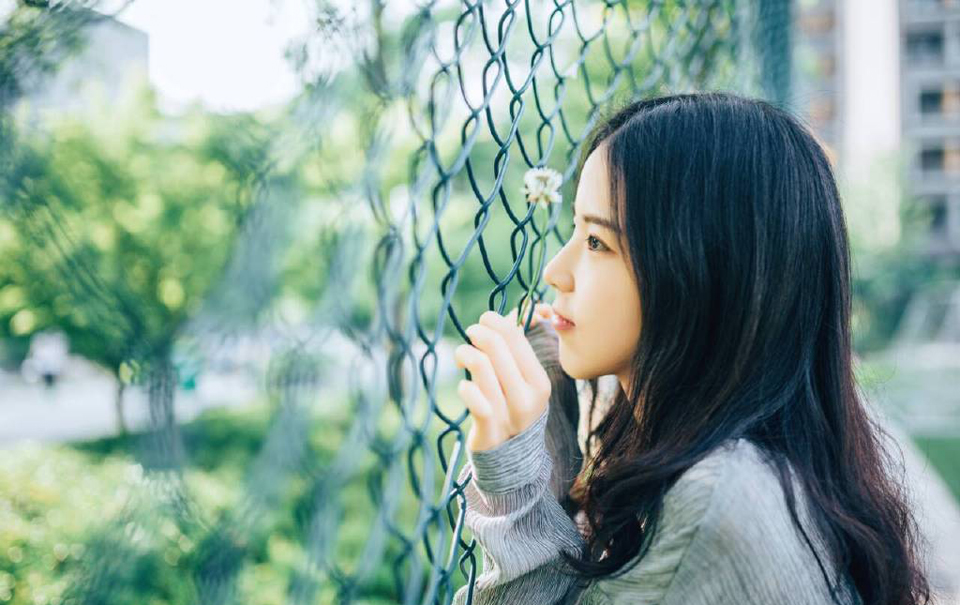 用一句话灭非诚勿扰所有女嘉宾的灯,俄希望娶一个处女。